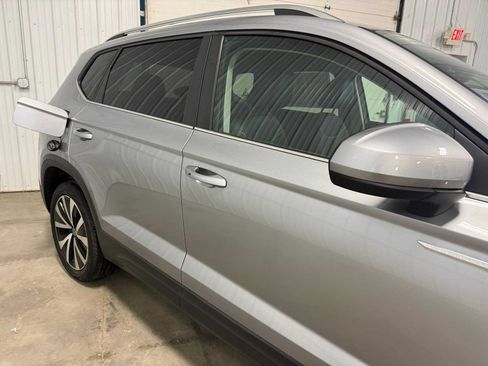 Used 2023 Volkswagen Taos SE FWD image 11
