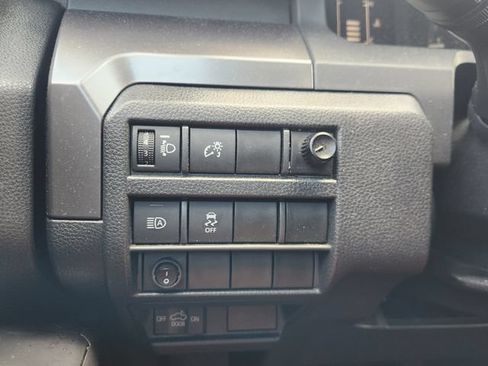 Certified 2025 Toyota Tacoma SR5 AWD/4WD image 22
