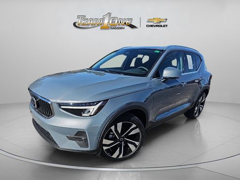 Used 2023 Volvo XC40 B5 Plus w/ Protection Package Premier image 4