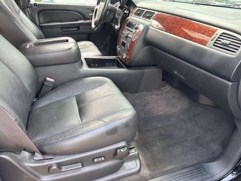 Used 2012 Chevrolet Avalanche LT w/ All-Star Edition AWD/4WD image 8