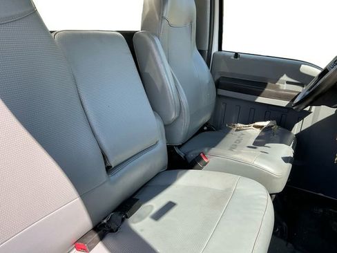 Used 2016 Ford F750 2WD Regular Cab Super Duty image 18