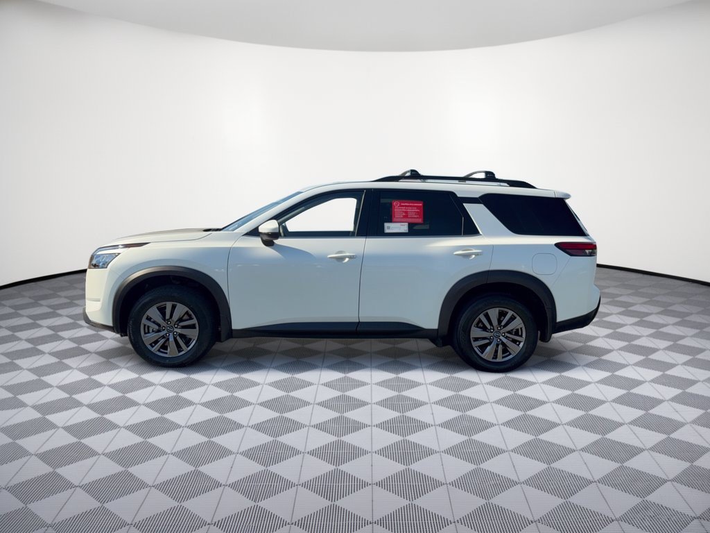 Used 2025 Nissan Pathfinder SV FWD image 3