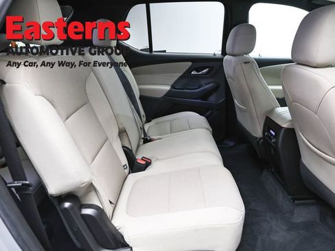Used 2022 Chevrolet Traverse LS AWD/4WD image 22
