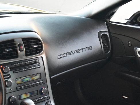 Used 2007 Chevrolet Corvette Coupe w/ Preferred Equipment Group image 26