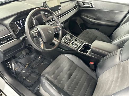 Used 2023 Mitsubishi Outlander SE AWD/4WD image 23