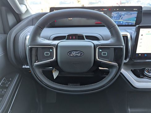 New 2025 Ford Expedition Platinum w/ Driver's Package image 17