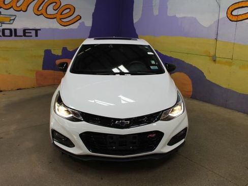 Used 2018 Chevrolet Cruze LT FWD image 3