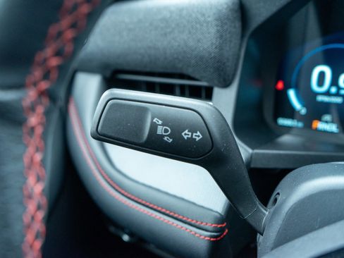 Used 2025 Ford Explorer ST-Line w/ Premium Package image 28