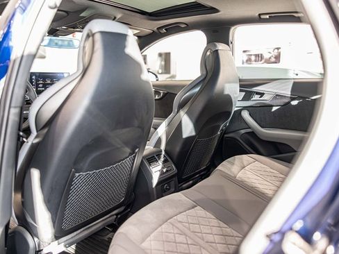 Used 2023 Audi S4 Premium w/ Convenience Package image 32