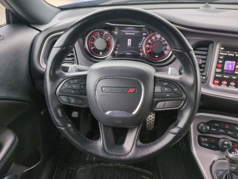 Used 2022 Dodge Challenger R/T w/ Driver Convenience Group RWD image 19