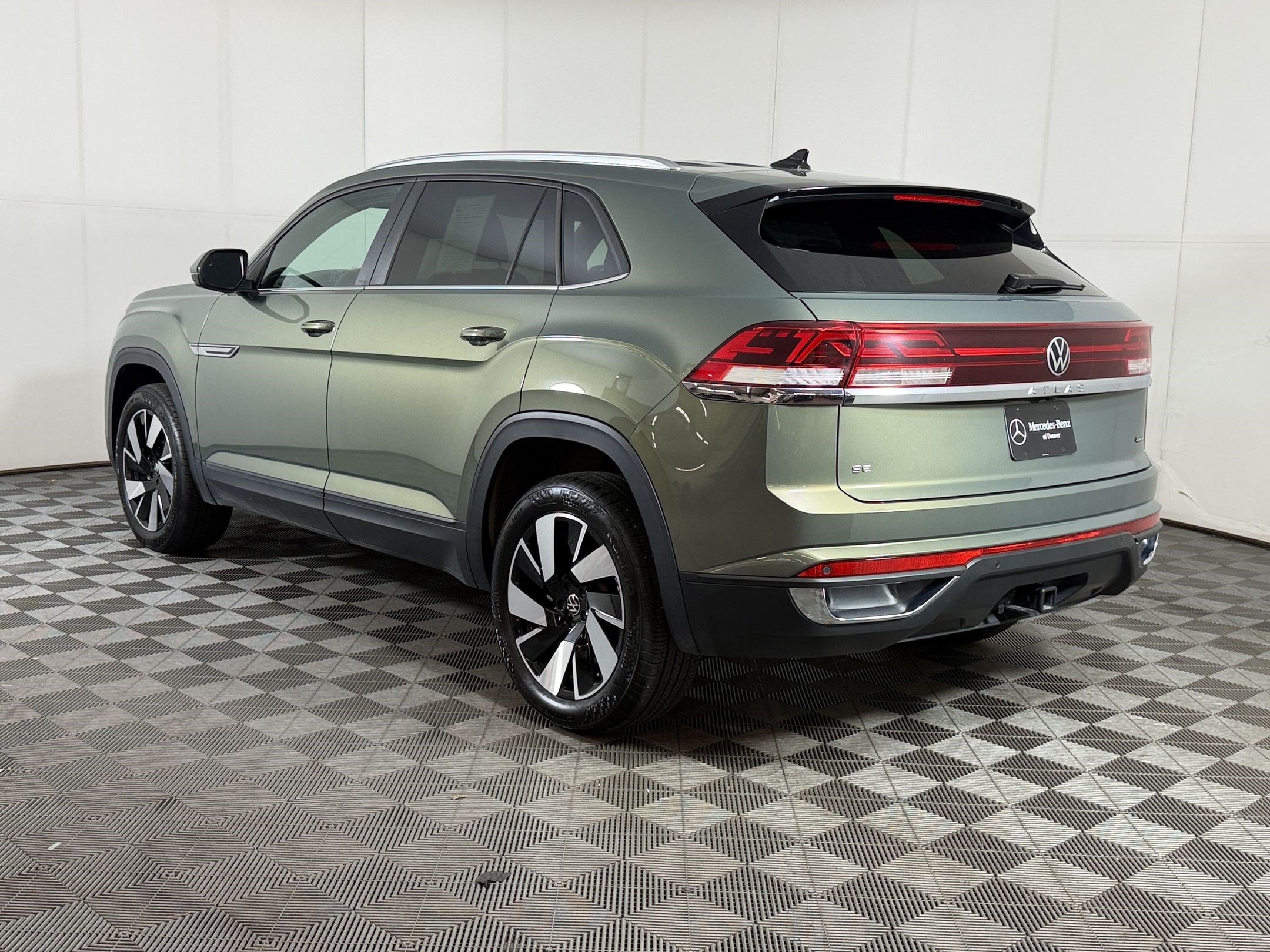 Used 2026 Volkswagen Atlas Cross Sport SE AWD/4WD image 3