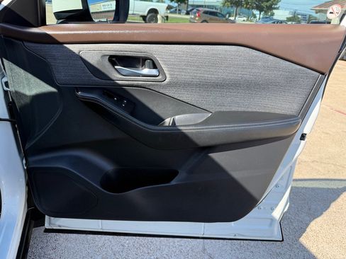 Used 2023 Nissan Rogue SV FWD image 22