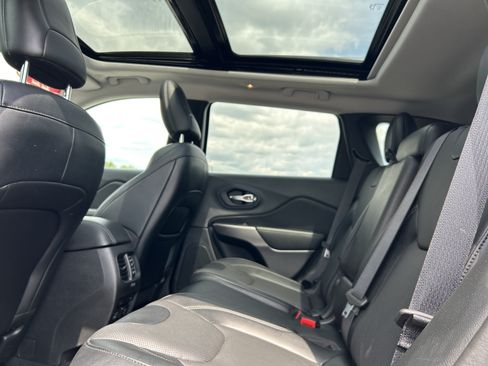 Used 2022 Jeep Cherokee Limited AWD/4WD image 21