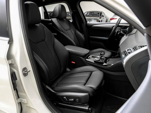 Used 2025 BMW X4 xDrive30i image 37