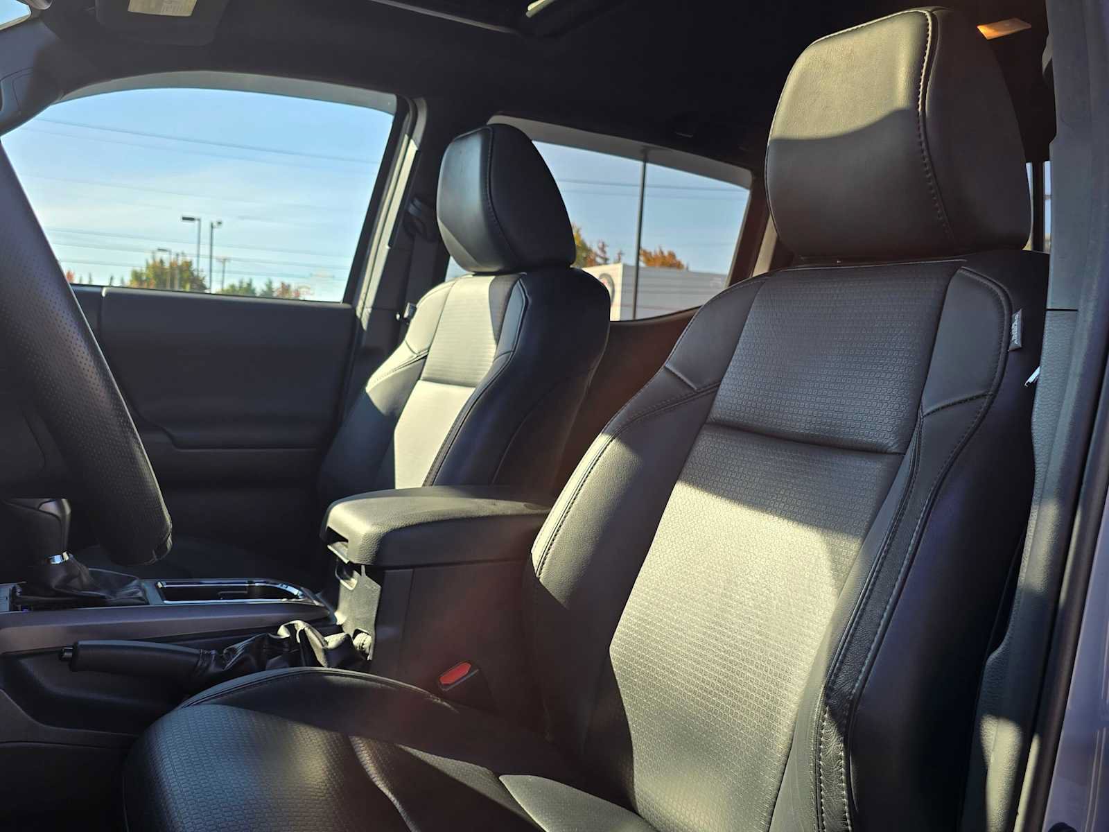 Certified 2019 Toyota Tacoma TRD Sport AWD/4WD image 21