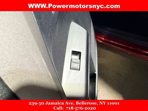 Used 2018 Toyota RAV4 LE image 41