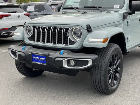 Used 2024 Jeep Wrangler Unlimited Sahara image 11