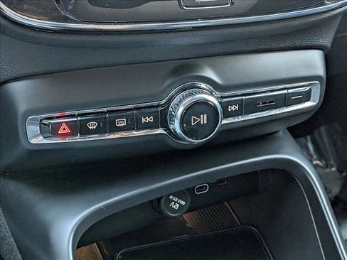 Certified 2023 Volvo C40 P8 Recharge Ultimate image 15