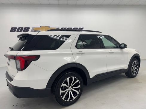Used 2025 Ford Explorer ST-Line AWD/4WD image 5