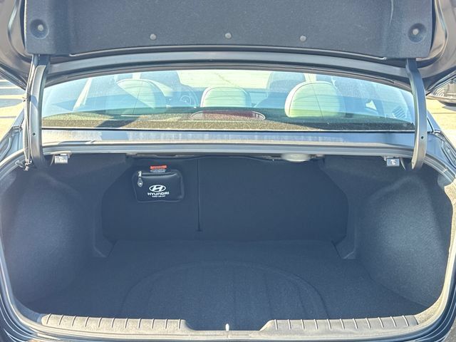 New 2026 Hyundai Elantra Limited FWD image 10
