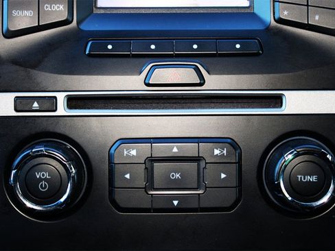 Used 2017 Ford Expedition XLT image 19