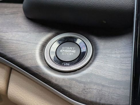 Used 2024 Jeep Grand Cherokee Limited image 34