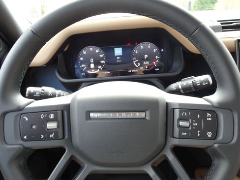 New 2026 Land Rover Defender 110 X-Dynamic SE AWD/4WD image 27