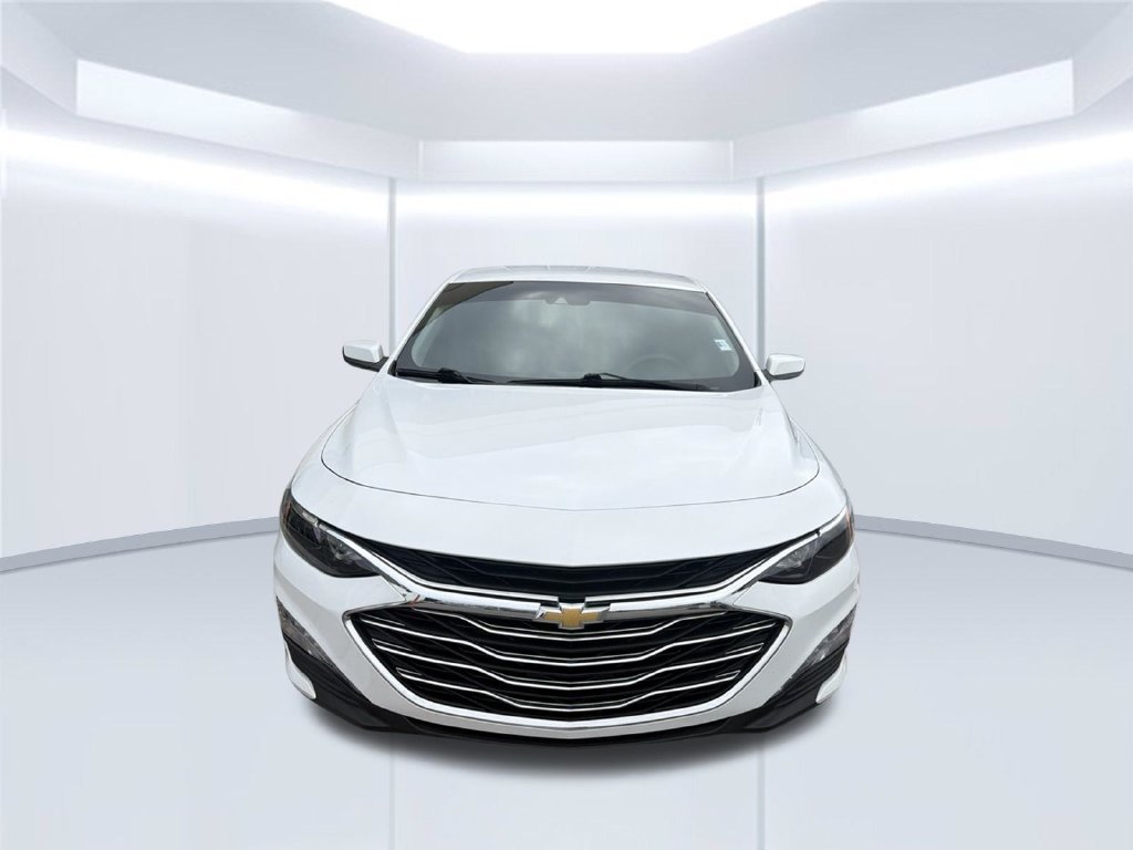 Used 2023 Chevrolet Malibu LT FWD image 2
