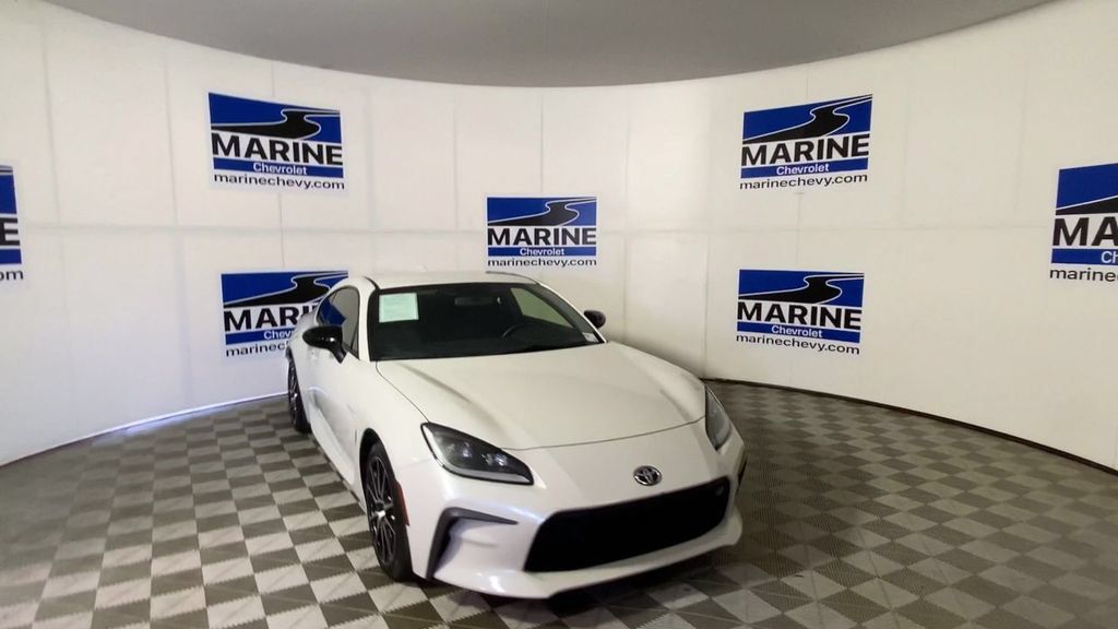 Used 2024 Toyota GR86 RWD image 4