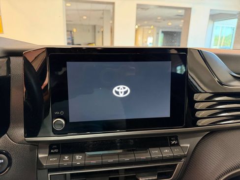 Used 2026 Toyota Camry SE FWD image 20