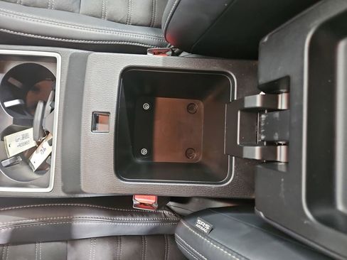 Used 2023 Mitsubishi Outlander SE image 25