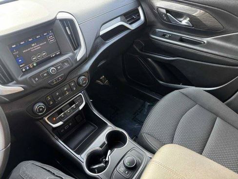 Used 2024 GMC Terrain SLE FWD image 28