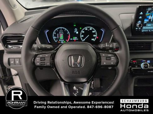 Used 2025 Honda Pilot Touring image 12