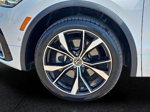 Used 2022 Volkswagen Tiguan SEL R-Line AWD/4WD image 8