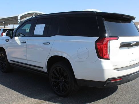 Used 2021 GMC Yukon Denali w/ Denali Premium Package AWD/4WD image 8