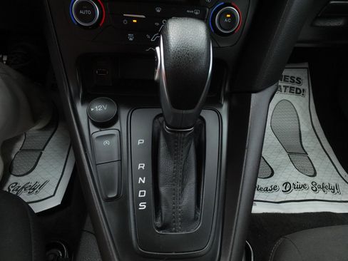 Used 2018 Ford Focus SE FWD image 23