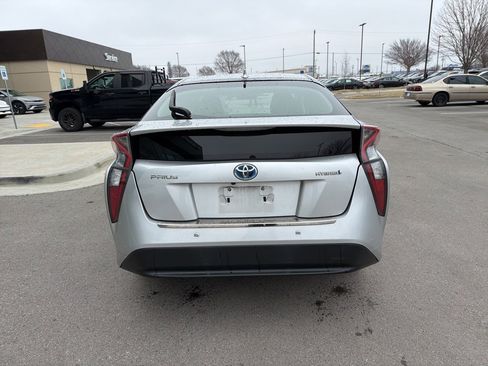 Used 2017 Toyota Prius Two w/ Prius Two Safety Plus Package image 8