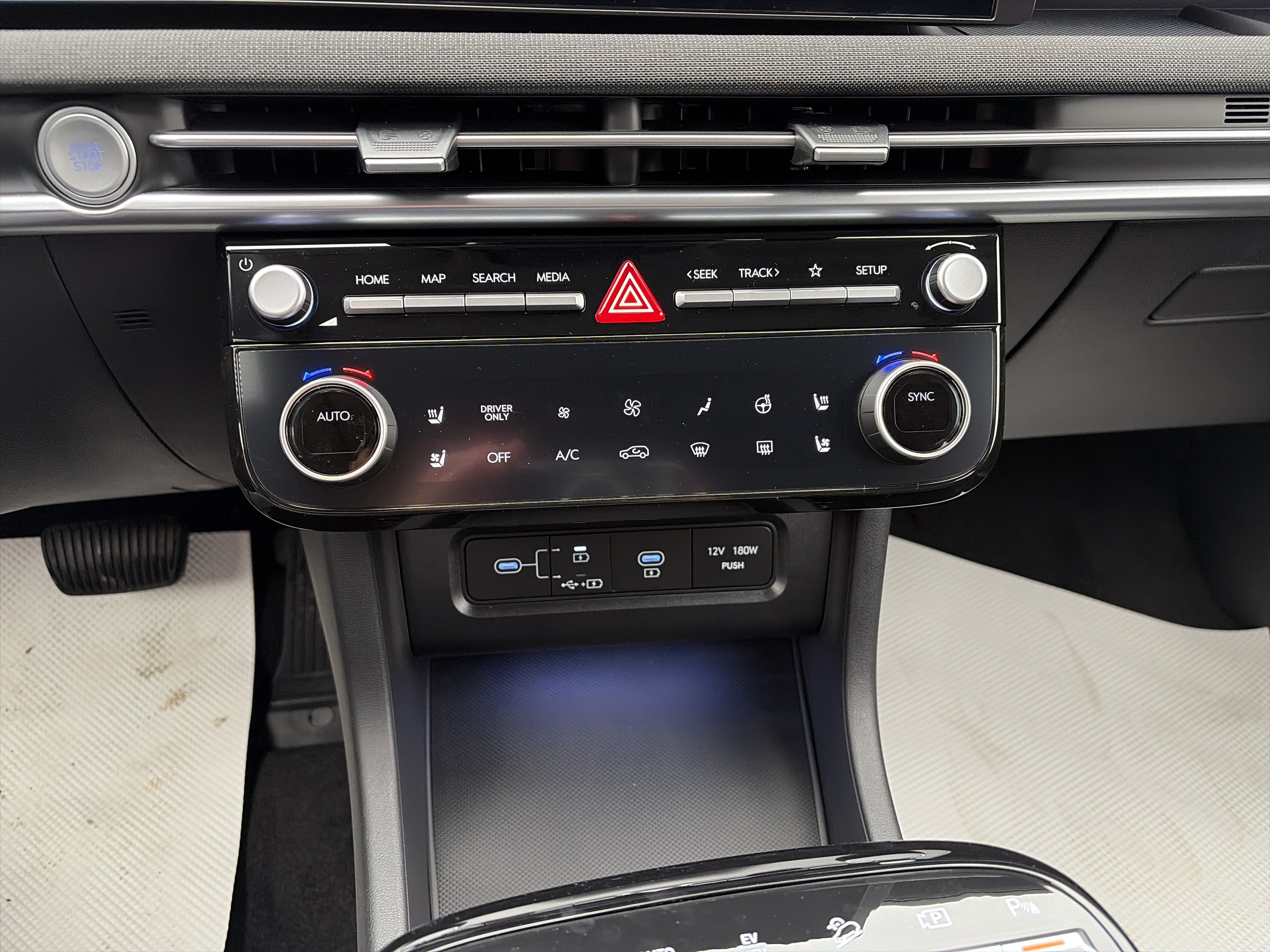 New 2026 Hyundai Tucson Limited AWD/4WD image 24