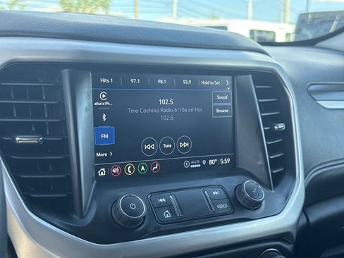 Used 2023 GMC Acadia SLT FWD image 16