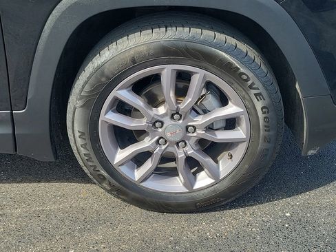 Certified 2023 GMC Terrain SLT FWD image 7