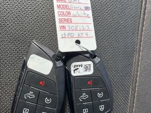 Used 2024 GMC Sierra 1500 AT4 image 53