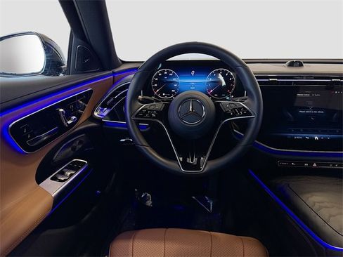 Used 2024 Mercedes-Benz E 350 4MATIC Sedan image 23