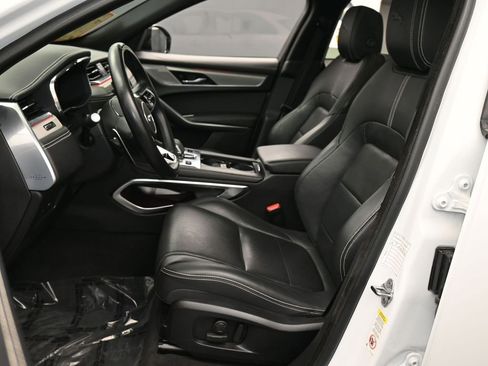 Used 2024 Jaguar F-PACE R-Dynamic S image 11
