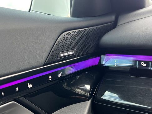 Used 2024 BMW i5 eDrive40i w/ Convenience Package image 47