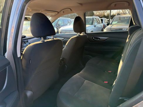 Used 2016 Nissan Rogue SV image 6