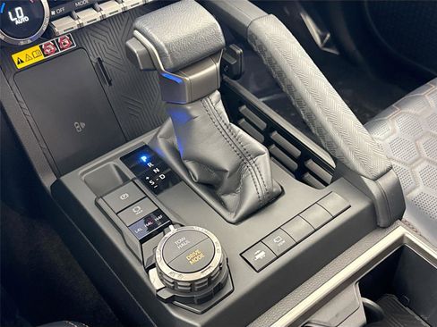 Certified 2025 Toyota 4Runner 4WD image 27