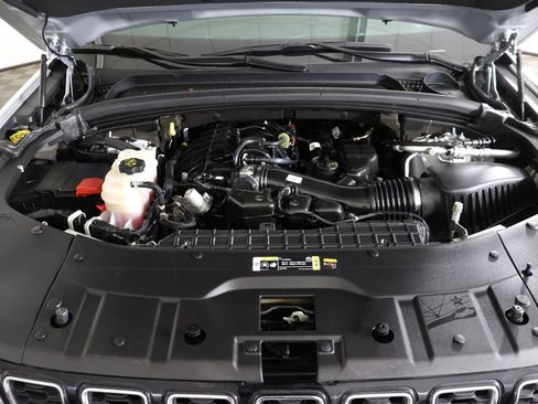Used 2023 Jeep Grand Cherokee L Limited AWD/4WD image 24
