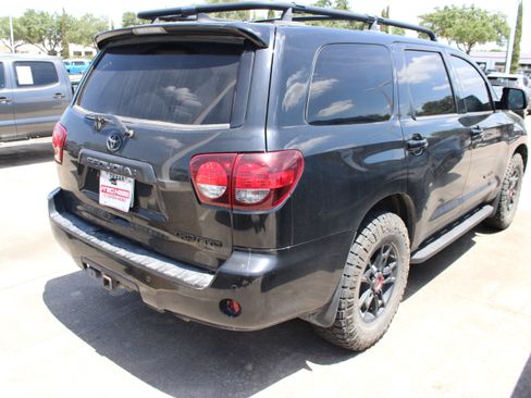 Used 2021 Toyota Sequoia TRD Pro AWD/4WD image 10