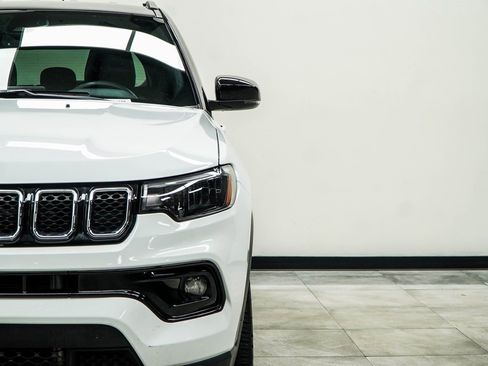 Used 2024 Jeep Compass Limited image 4