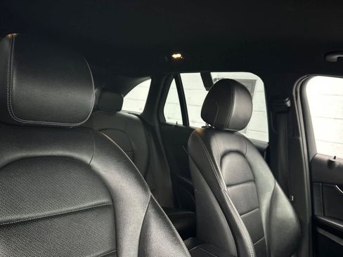 Used 2020 Mercedes-Benz GLC 300 4MATIC image 20